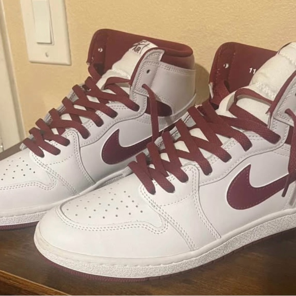Air Jordan 1 Retro High ‘85 OG “Metallic Burgundy”